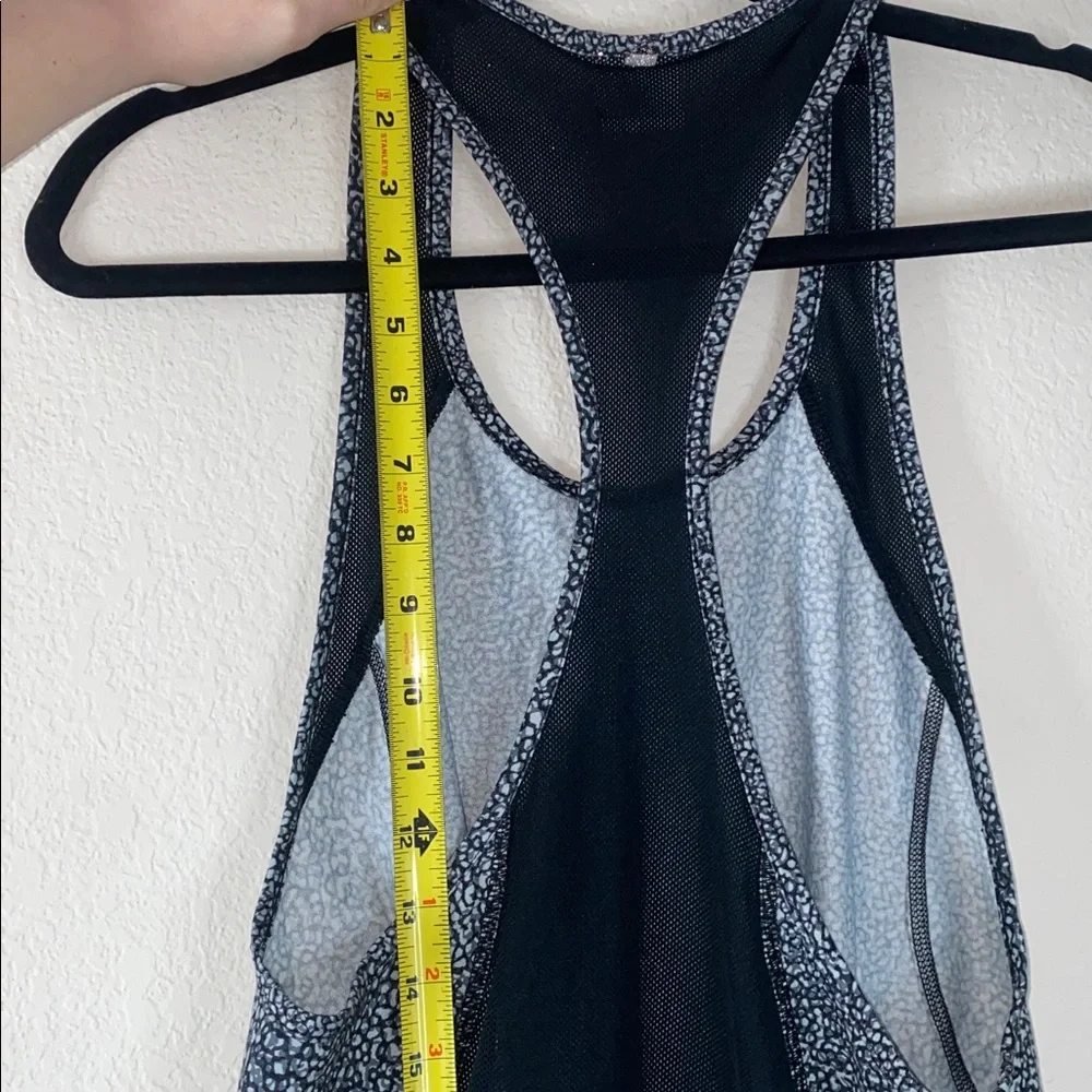 🪼Nike Dri FIT training tank top with speckled pattern & black mesh throughout! - Picture 8 of 11
